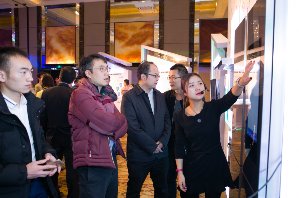 海尔发布UHomeOS系统已构建智慧家庭近百个应用场景